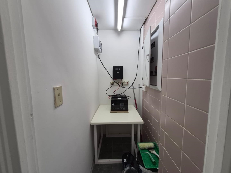 To Let Commercial Property for Rent in Pinelands Western Cape